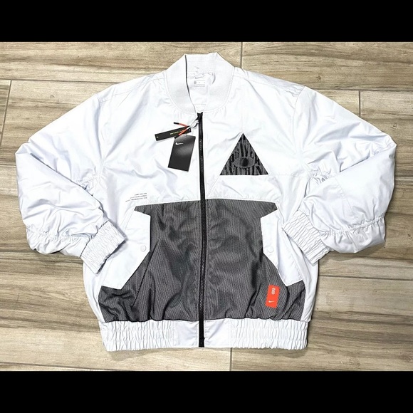 Nike | Jackets \u0026 Coats | Nike Kyrie 